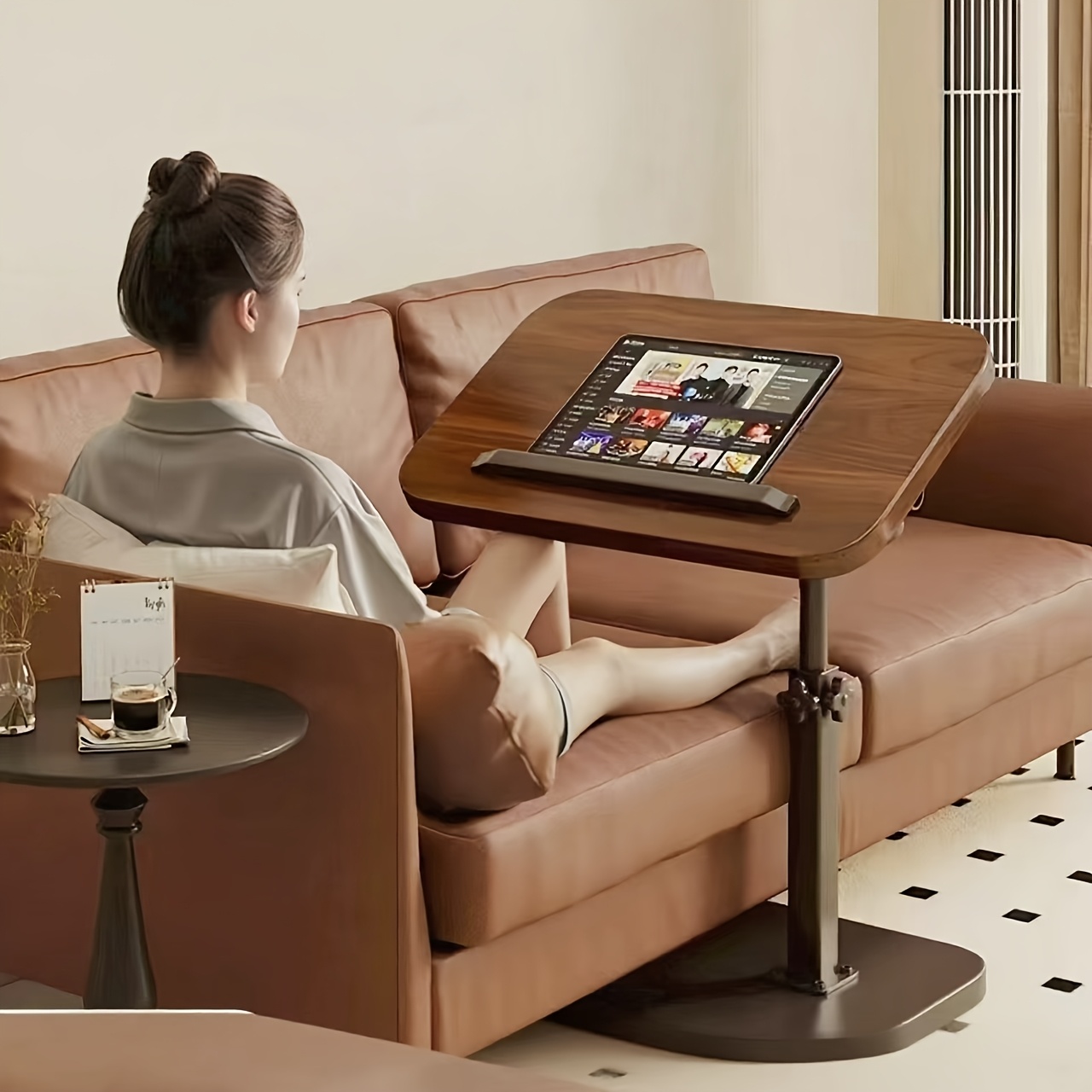 Laptops - Siyah Ceviz Ağacından Döner Laptop Sehpası,